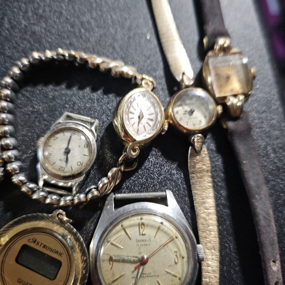 Vintage Gold and Silver Watch Collection - Picture 3 of 6